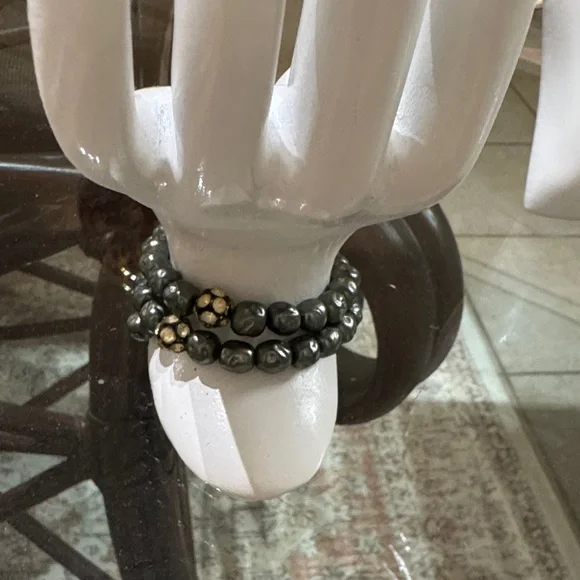 Elegant Beaded Bracelet - Picture 4 of 7